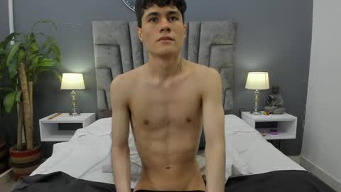 Roan Birkin online show from February 4, 2025, 10:34 pm