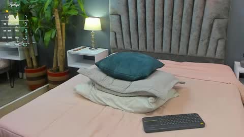 Roan Birkin online show from February 13, 2025, 7:31 pm