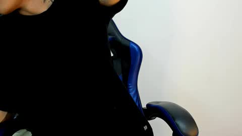 Roan Birkin online show from October 27, 2025, 7:51 pm