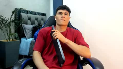 Roan Birkin online show from November 10, 2025, 8:08 pm