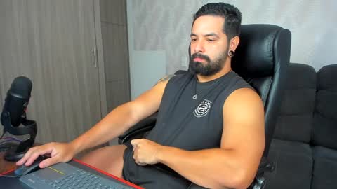 Snapshot of robby_k chatting on January 16, 2025, 12:23 am Robby online show from January 16, 2025, 12:23 am