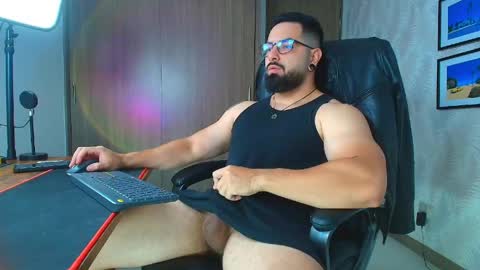 Snapshot of robby_k chatting on May 12, 2026, 1:36 am Robby online show from May 12, 2026, 1:36 am