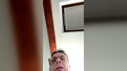 Snapshot of roberpierre_ho chatting on March 1, 2026, 4:53 pm roberpierre_ho online show from March 1, 2026, 4:53 pm