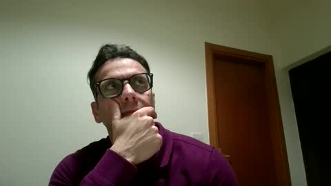roberpierre_ho online show from May 13, 2026, 8:38 pm