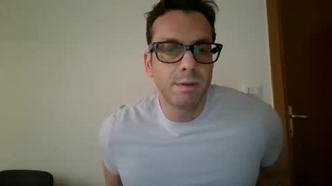 roberpierre_ho online show from May 14, 2026, 10:33 am