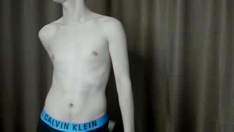 robert10211 online show from December 4, 2024, 8:29 pm