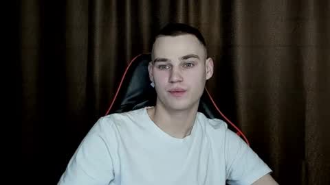 robert10211 online show from February 18, 2025, 6:37 pm