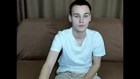 robert10211 online show from October 23, 2025, 4:39 pm