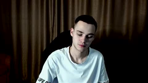 robert10211 online show from January 14, 2026, 6:08 am