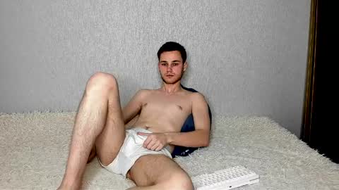 robert10211 online show from April 7, 2026, 11:43 am