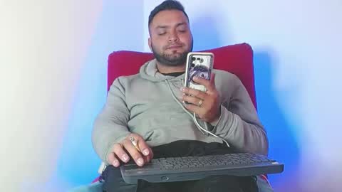 Snapshot of robert_leroy chatting on June 5, 2026, 4:45 pm Stiven - online show from June 5, 2026, 4:45 pm