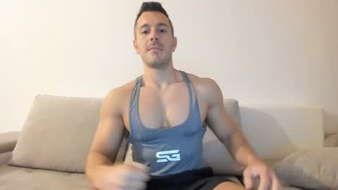 Snapshot of roberto4ever chatting on October 27, 2025, 4:49 am roberto4ever online show from October 27, 2025, 4:49 am