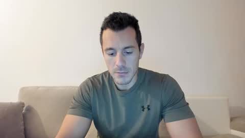 Snapshot of roberto4ever chatting on November 10, 2025, 5:28 am roberto4ever online show from November 10, 2025, 5:28 am