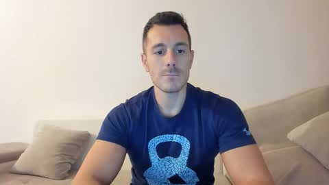 Snapshot of roberto4ever chatting on November 16, 2025, 5:29 pm roberto4ever online show from November 16, 2025, 5:29 pm