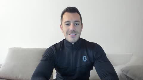 Snapshot of roberto4ever chatting on November 22, 2025, 10:47 am roberto4ever online show from November 22, 2025, 10:47 am