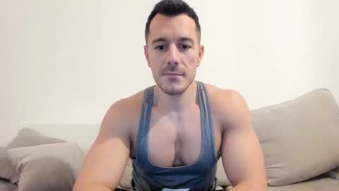 Snapshot of roberto4ever chatting on November 28, 2025, 5:21 am roberto4ever online show from November 28, 2025, 5:21 am