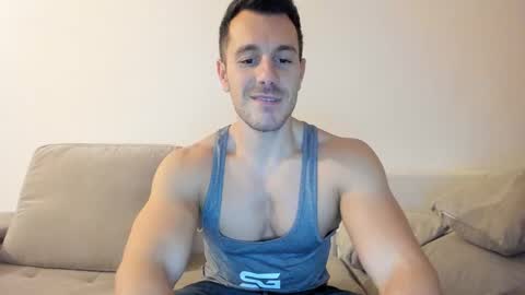 Snapshot of roberto4ever chatting on December 4, 2025, 4:16 pm roberto4ever online show from December 4, 2025, 4:16 pm