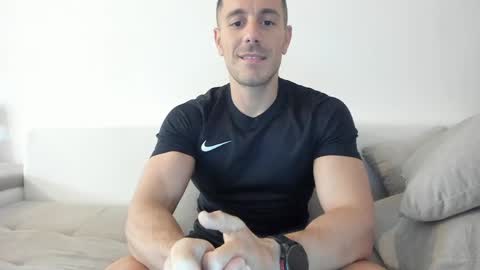 Snapshot of roberto4ever chatting on April 29, 2026, 8:51 am roberto4ever online show from April 29, 2026, 8:51 am