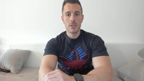 Snapshot of roberto4ever chatting on May 25, 2026, 11:16 am roberto4ever online show from May 25, 2026, 11:16 am