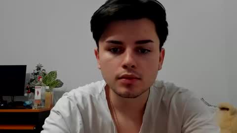 Snapshot of roberto_pazzini chatting on February 23, 2026, 10:51 pm Roberto Pazzini online show from February 23, 2026, 10:51 pm