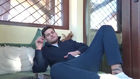 Snapshot of roberto_twink1 chatting on March 4, 2025, 12:55 pm Roberto online show from March 4, 2025, 12:55 pm