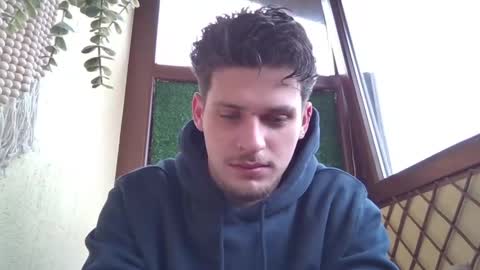 Roberto online show from April 22, 2026, 9:33 am