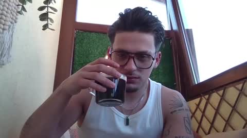 Snapshot of roberto_twink1 chatting on April 26, 2026, 10:02 am Roberto online show from April 26, 2026, 10:02 am