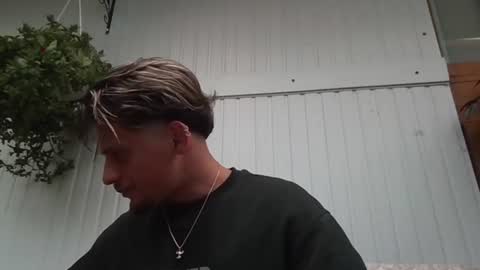 Snapshot of roberto_twink1 chatting on July 24, 2026, 12:03 pm Roberto online show from July 24, 2026, 12:03 pm