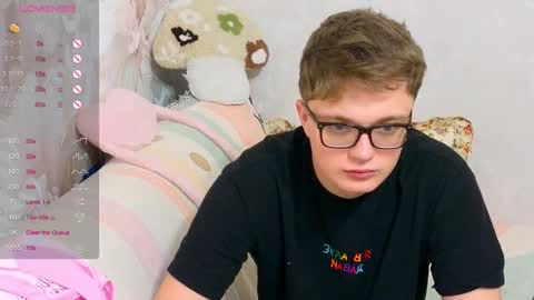 Snapshot of robertokingsize chatting on December 15, 2025, 4:22 pm robertokingsize online show from December 15, 2025, 4:22 pm