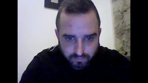 Snapshot of robertoredo chatting on January 9, 2025, 10:20 pm Roberto online show from January 9, 2025, 10:20 pm