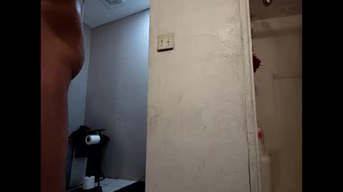 robertsaiz4200 online show from February 3, 2026, 5:05 am