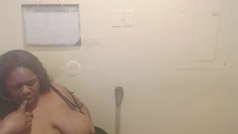 robertswhitney52 online show from October 3, 2025, 2:14 pm