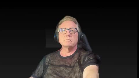 Snapshot of roberttherabbit chatting on September 21, 2025, 9:22 am RobertTheRabbit online show from September 21, 2025, 9:22 am