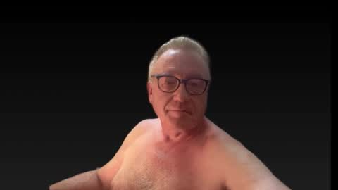 Snapshot of roberttherabbit chatting on December 17, 2025, 2:45 pm RobertTheRabbit online show from December 17, 2025, 2:45 pm