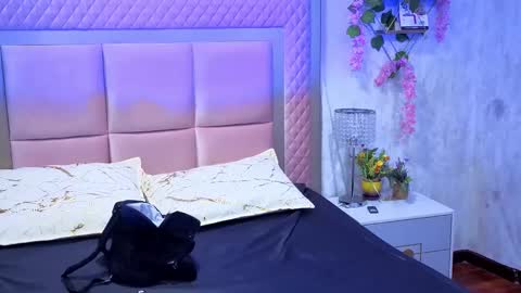 robin D online show from October 8, 2025, 12:03 pm