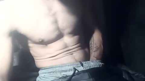 Snapshot of robincom23 chatting on November 17, 2025, 2:06 am R online show from November 17, 2025, 2:06 am