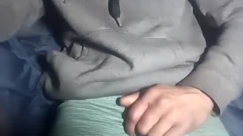 Snapshot of robincom23 chatting on November 17, 2025, 2:12 pm R online show from November 17, 2025, 2:12 pm