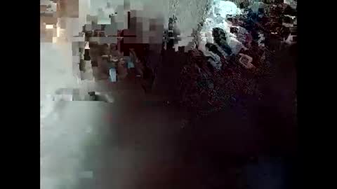 R online show from April 30, 2026, 11:42 pm