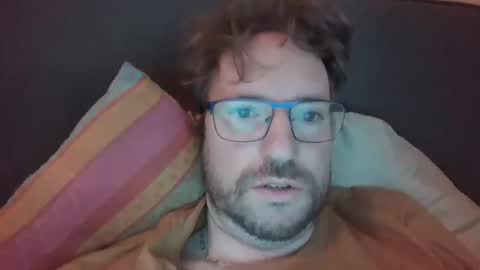 robinouhot online show from February 16, 2025, 7:04 am