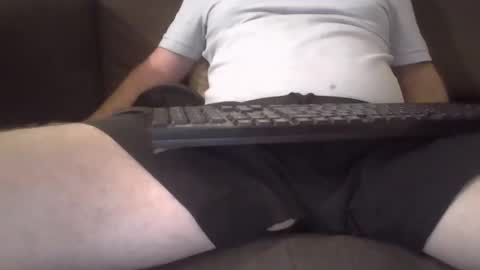 robmutant online show from February 15, 2025, 11:06 am