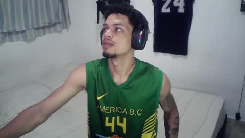 Snapshot of rocco99xx chatting on November 7, 2025, 2:28 pm Rocco online show from November 7, 2025, 2:28 pm