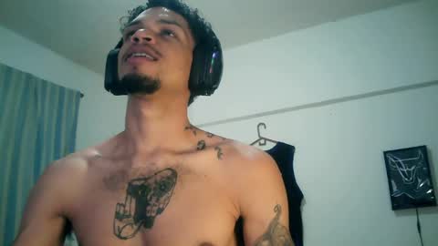 Snapshot of rocco99xx chatting on November 19, 2025, 2:44 am Rocco online show from November 19, 2025, 2:44 am