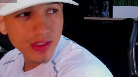 Snapshot of rocco_santos chatting on November 26, 2025, 12:22 am rocco_santos online show from November 26, 2025, 12:22 am