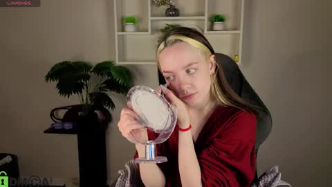 Snapshot of rockett_bunny chatting on May 3, 2026, 1:00 am Rockett online show from May 3, 2026, 1:00 am