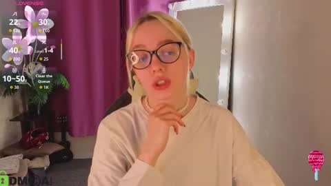 Snapshot of rockett_bunny chatting on June 20, 2026, 1:09 am Rockett online show from June 20, 2026, 1:09 am
