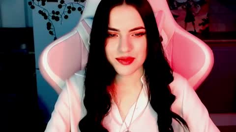 Sophie  online show from December 6, 2024, 9:32 am