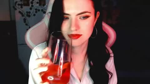 Sophie  online show from December 29, 2024, 4:40 pm