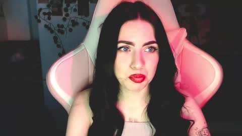 Sophie  online show from February 7, 2025, 1:32 pm