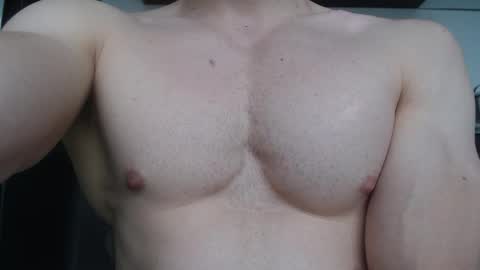 Snapshot of rocky_muscle chatting on November 20, 2025, 7:57 pm rocky muscle online show from November 20, 2025, 7:57 pm