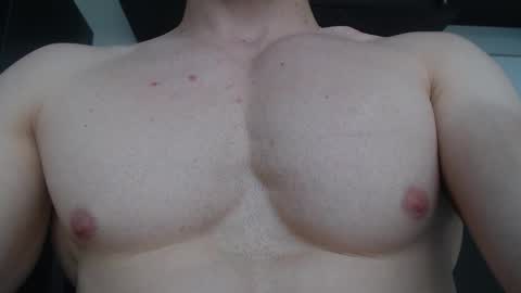 Snapshot of rocky_muscle chatting on December 3, 2025, 3:32 pm rocky muscle online show from December 3, 2025, 3:32 pm